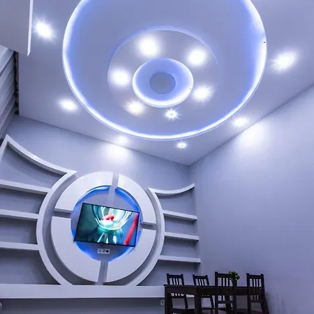 Harmony Residency - 4 Bedrooms Apartment Budapest