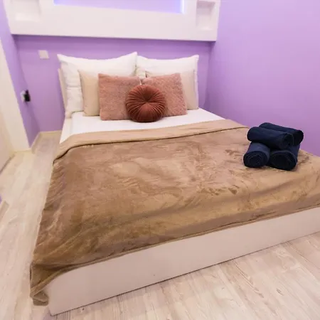 Harmony Residency - 4 Bedrooms Apartment Budapest